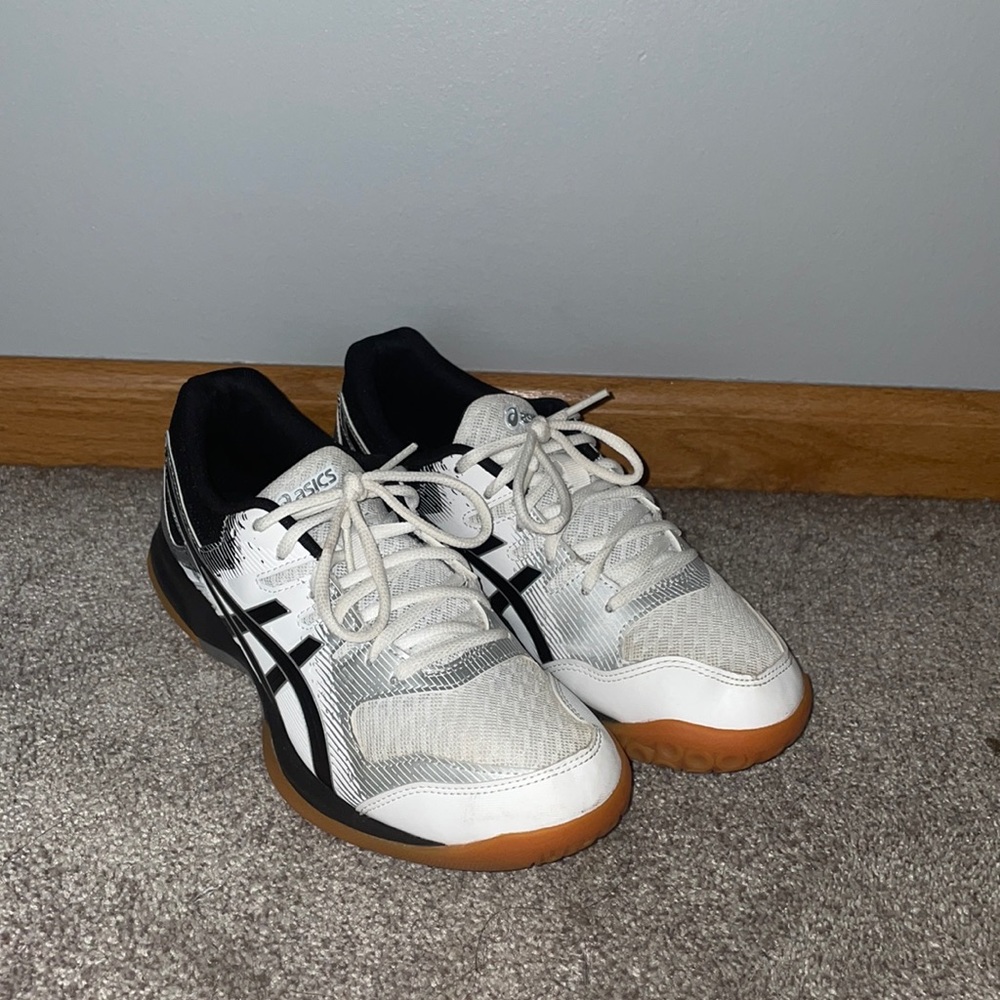 Asics Volleyball Shoes in black and white. Size 9